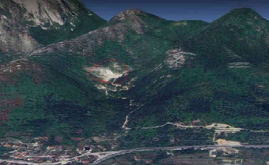 Jablanica: Lavina iz nelegalnog kamenoloma zatrpala kuće?