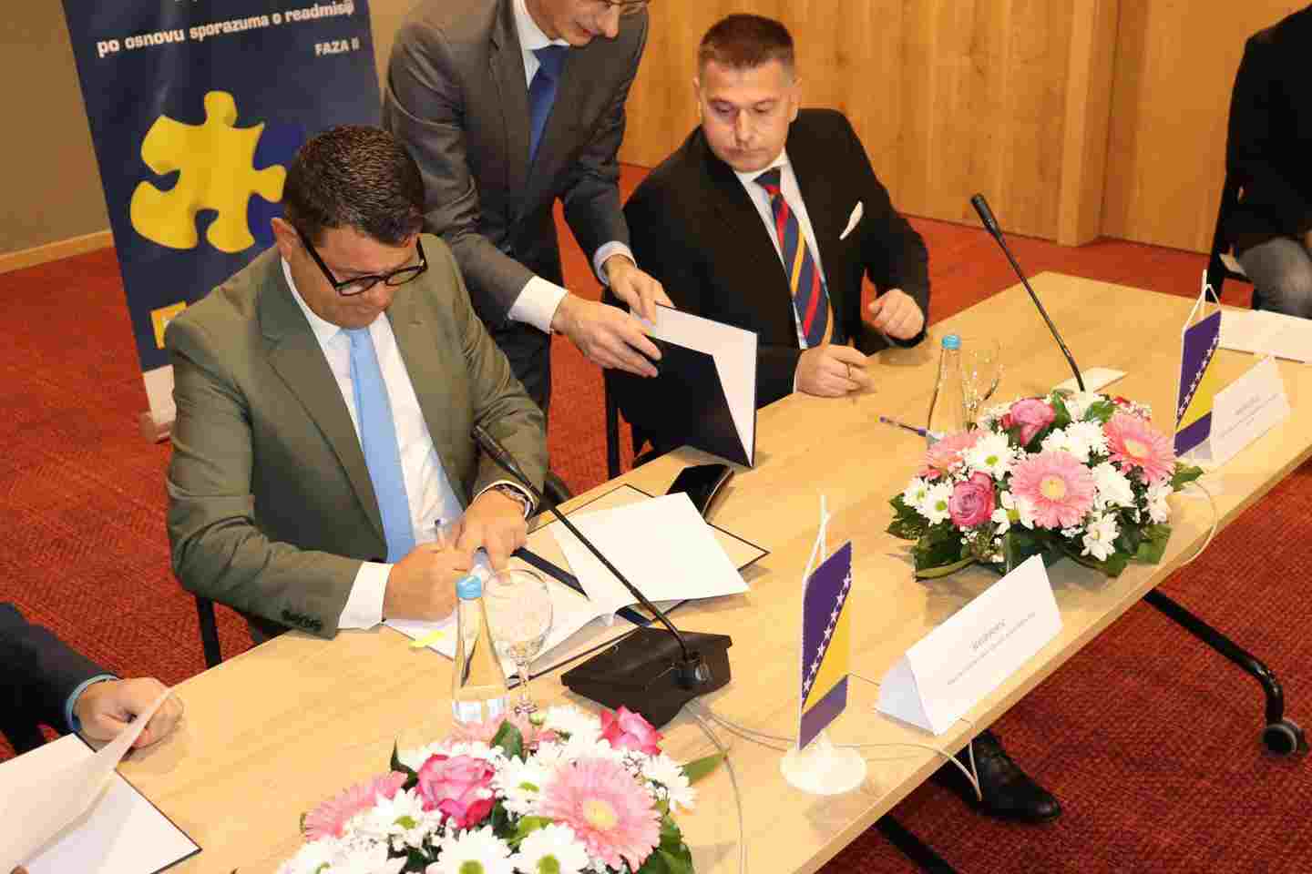 Ministar Hurtić potpisao ključne protokole za podršku povratnicima u okviru projekta podrške reintegraciji državljana BiH