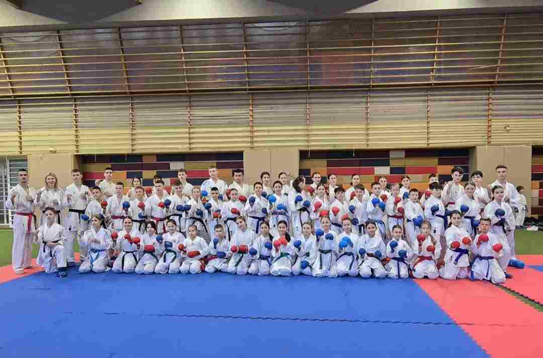 Karate klub „Master“ Lukavac osvojio devet medalja na regionalnom takmičenju u Banovićima
