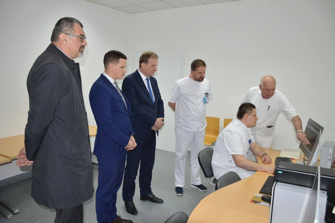 Halilagić: “Gradina ozdravljuje” – UKC Tuzla dobio novi aparat za zračenje, uskoro stiže i drugi