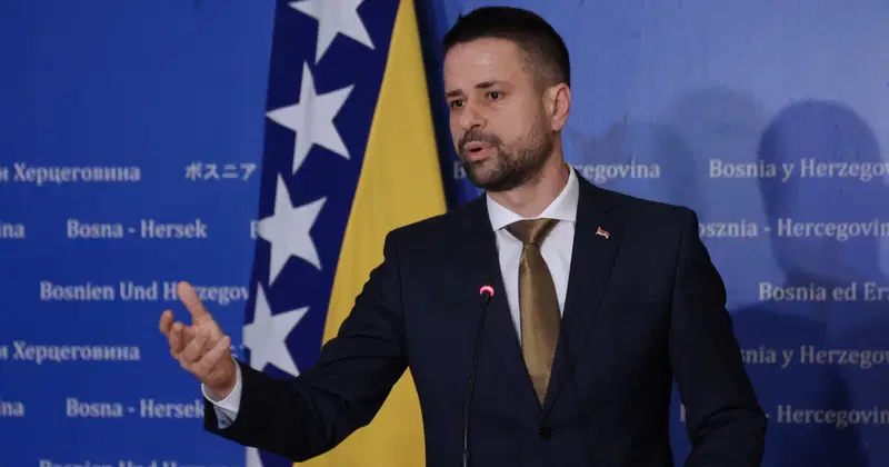 Amidžić blokira budžet – a zapošljava tri nova pomoćnika, svetroje srbi iz RS, iako je jedno mjesto bilo za Bošnjake