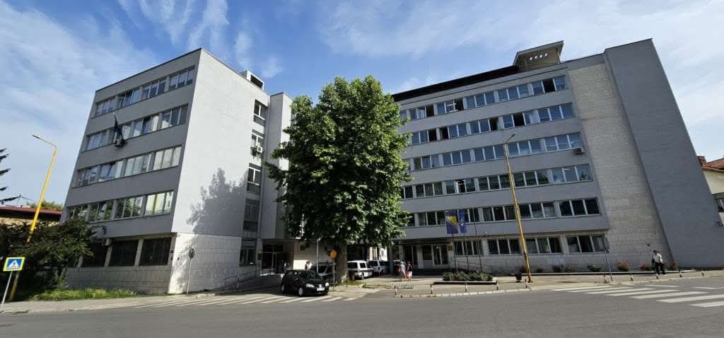 Zvanično se oglasilo Tužilaštvo TK: Osam osoba uhapšeno zbog trgovine ljudima – među njima i četiri policajca MUP-a TK