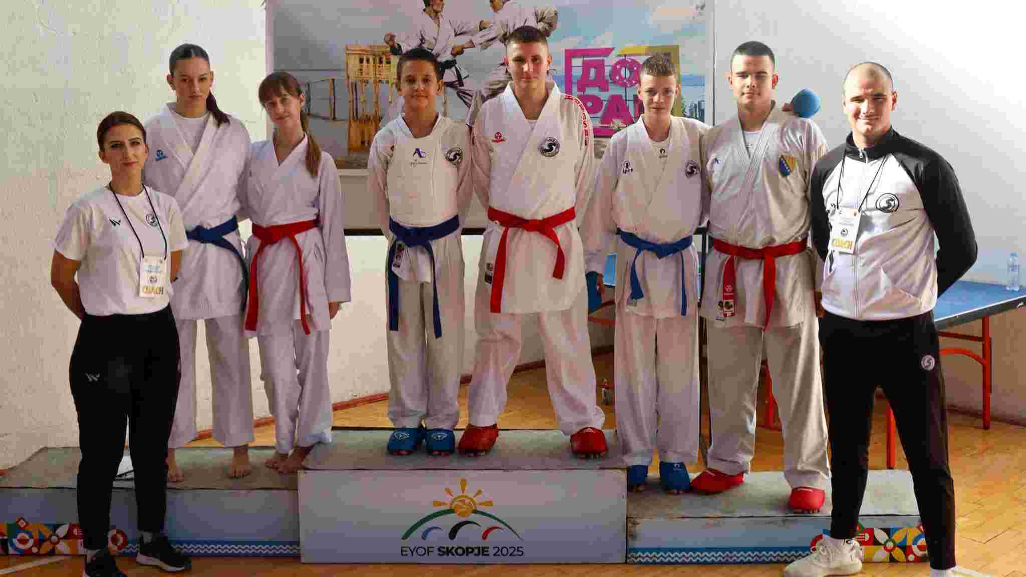 Novi uspjeh Karate kluba “Sensei” Mehmed Halilović: Sedam takmičara, šest medalja u Makedoniji!