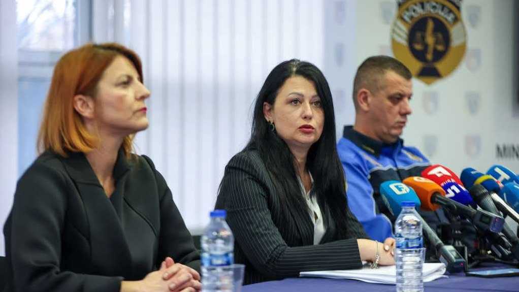 Vanredna konferencija u Sarajevu: Dvojica policajaca uhapšena zbog sumnje na spolnu zloupotrebu maloljetnice