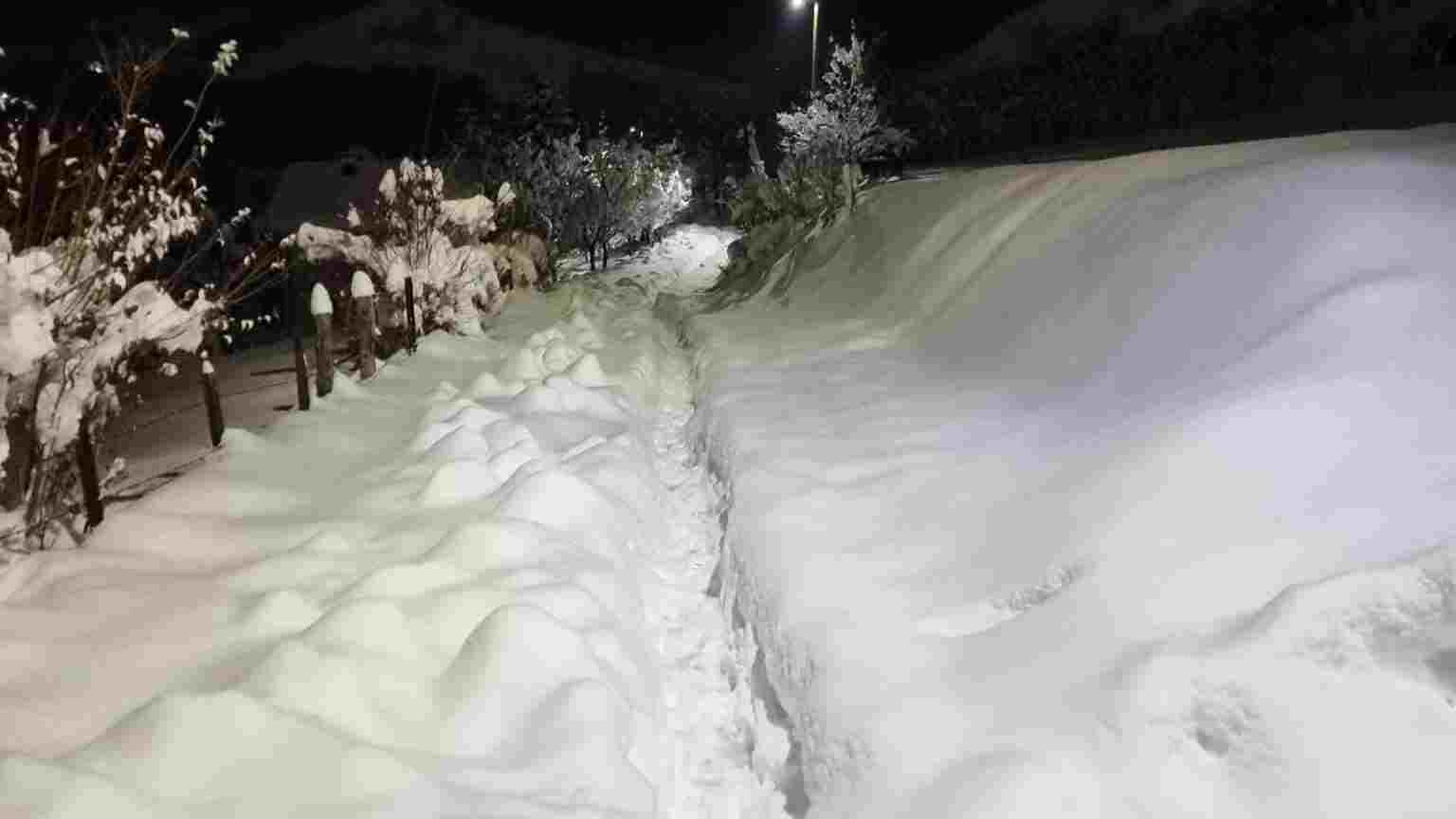 Stariji mještani Popove Bašte odsječeni snijegom: Hitna molba za pomoć iz zaboravljenog sela