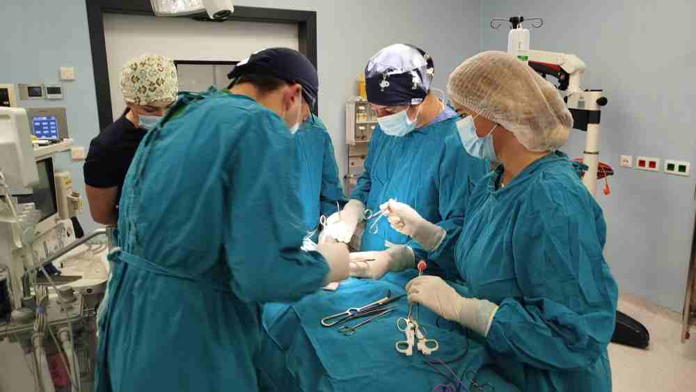 U Bolnici „Sveti apostol Luka“ u Doboju uspješno izvedena prva operacija štitaste žlijezde