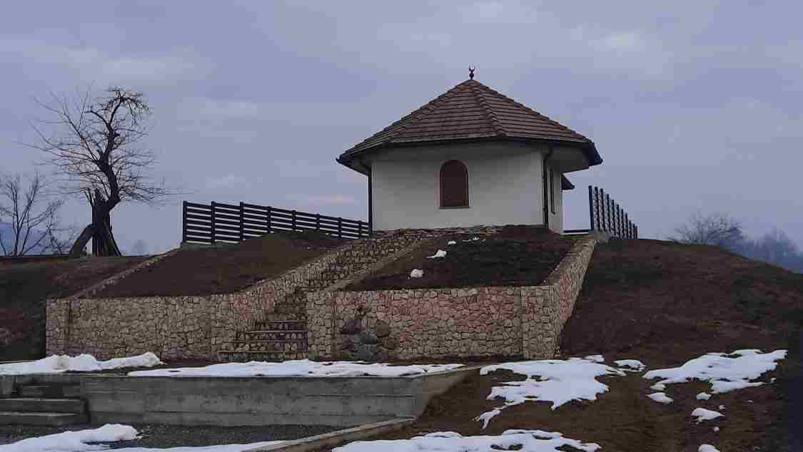 Paša Misirlija i Paramonte: Planina Vijenac, sa šumama Svatovca i Dubrave. „Planina duhovnosti“ V.