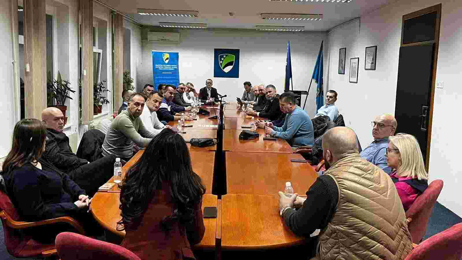 SDP BiH Tuzla osudio korištenje kantonalnih prostorija za stranački sastanak SBiH