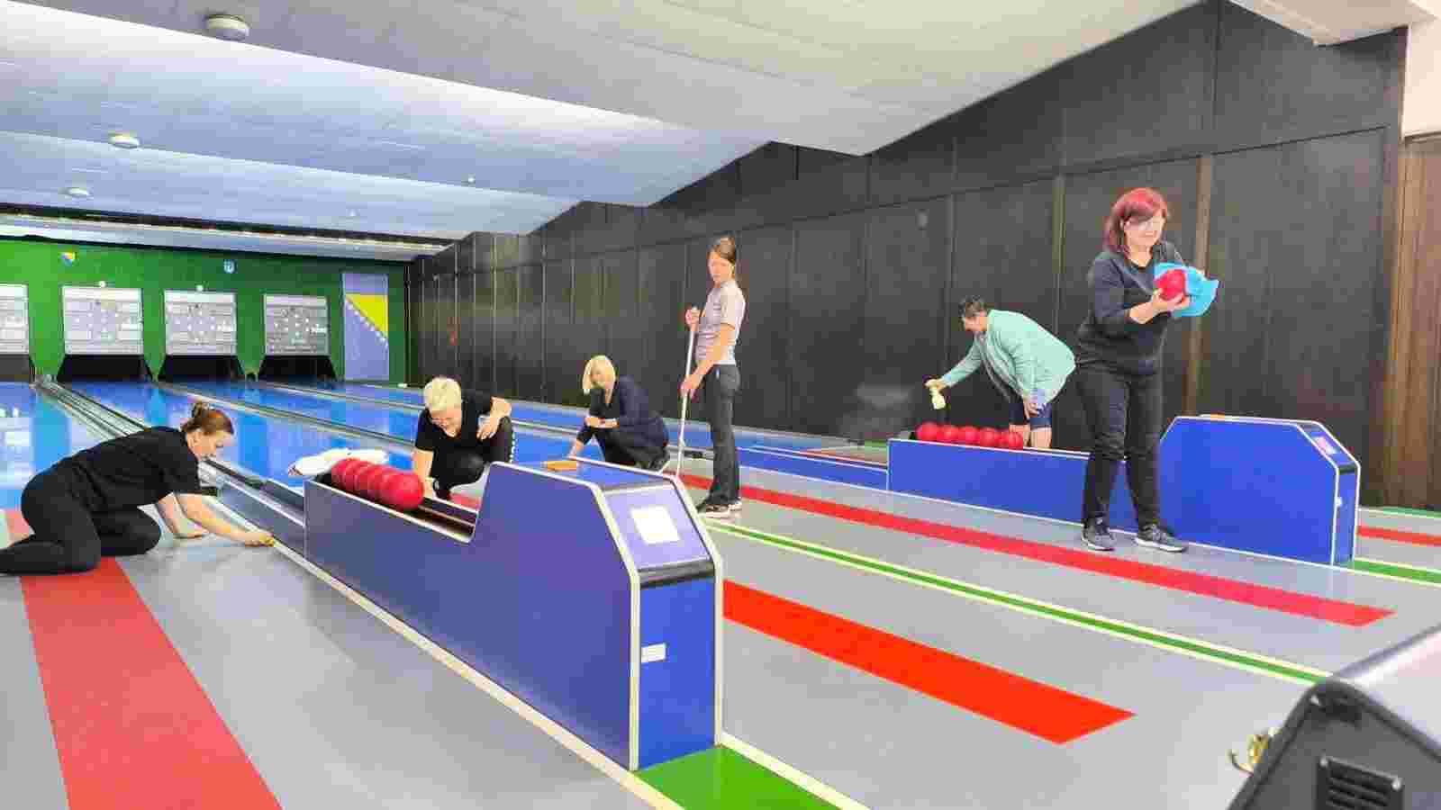 Lavice na stazama i van njih: Kuglašice iz Lukavca same održavaju kuglanu