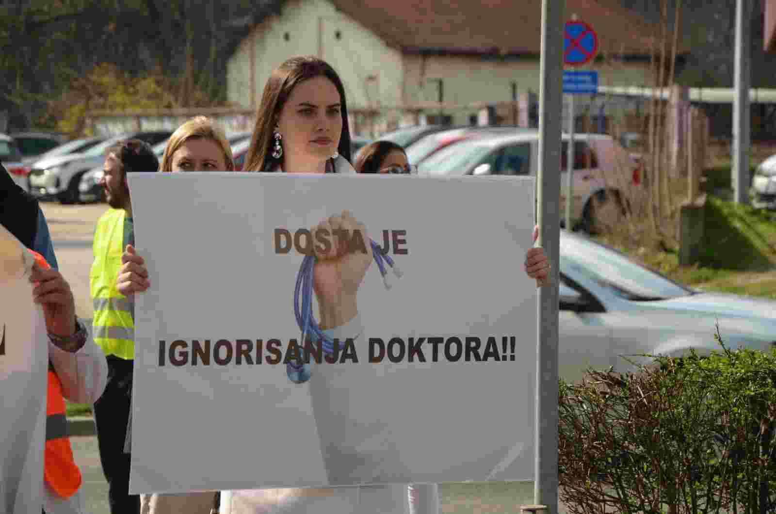 JAVNA PODRŠKA DOKTORIMA MEDICINE I DOKTORIMA STOMATOLOGIJE TUZLANSKOG KANTONA