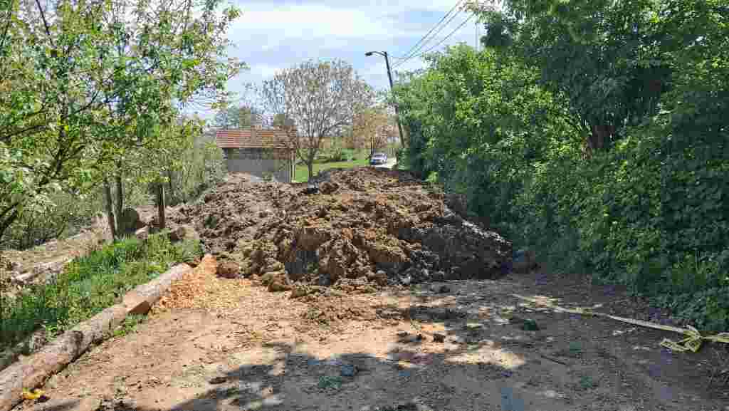 Blokada puta u Radovancu: Kada “sanacija” postane prekršaj i ugrožavanje sigurnosti