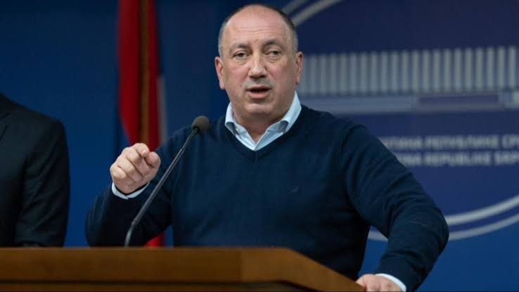 Crnatkove zamjene teza: govori o “tjeranju Srba u Srbiju” od 1992., dok se Bošnjacima od devedesetih govori da idu u Tursku