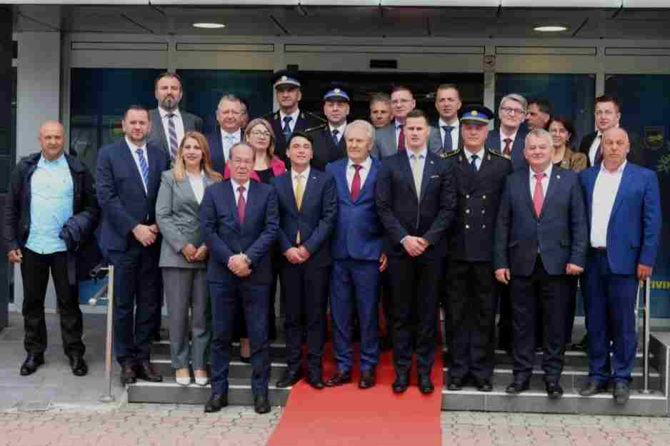 DAN ARMIJE REPUBLIKE BOSNE I HERCEGOVINE, NJEGOVANJE SJEĆANJA NA ODBRANU CJELOVITE DRŽAVE ILI  POLITIČKA PROMOCIJA JEDNE STRANKE?