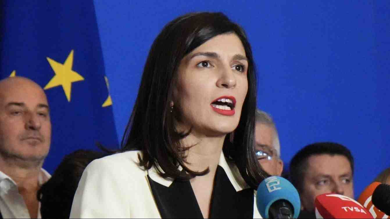 Sabina Ćudić oštro uzvratila kritikama: „Sarajevo nije etnički rat, već borba protiv fašizma“