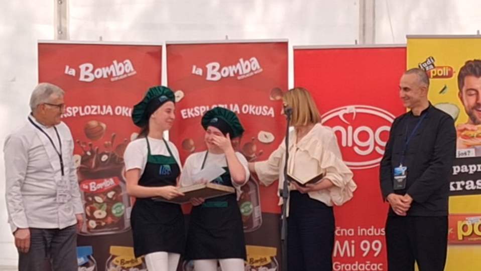 Mirisi, kreativnost i suze radosnice: Srednjoškolci oduševili na “Palačinkijadi” sajma LIST u Lukavcu – FOTO/VIDEO