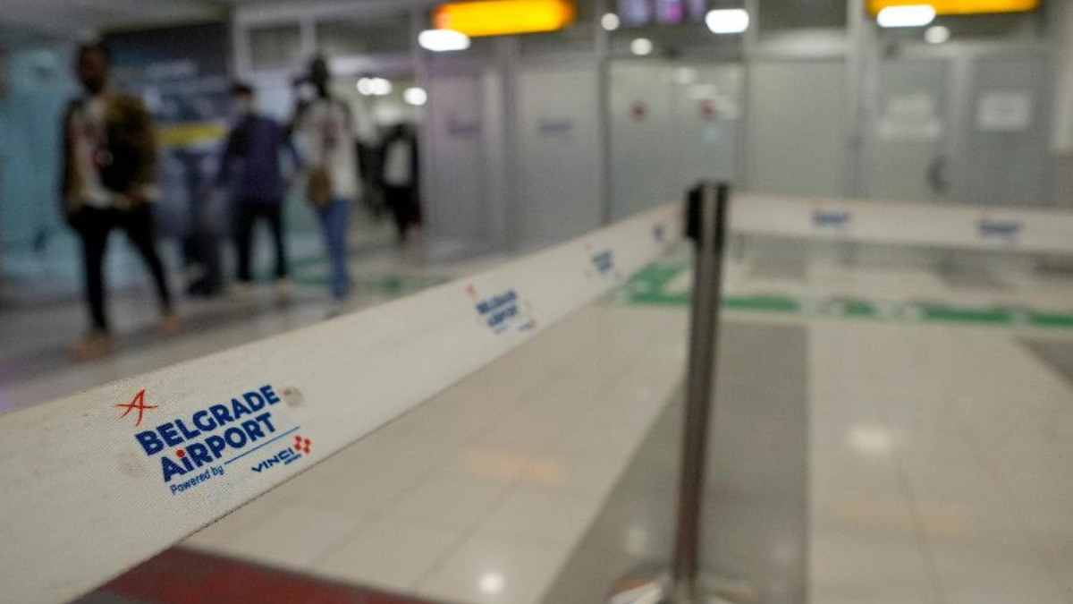 INCIDENT NA BEOGRADSKOM AERODROMU: Oko 30 državljana Crne Gore zadržano tokom granične kontrole