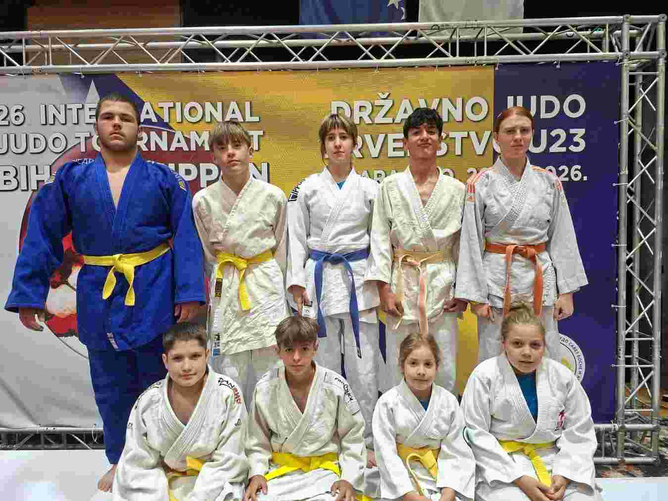 Džudo klub „Lukavac“ ostvario sjajne rezultate u Sarajevu: Dvije zlatne medalje i ukupno šest odličja
