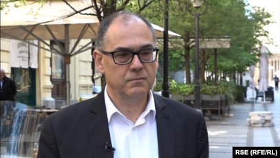Srbijanski vojni analitičar Aleksandar Radić napustio Srbiju: “Na meti je bila i moja maloljetna kćerka”