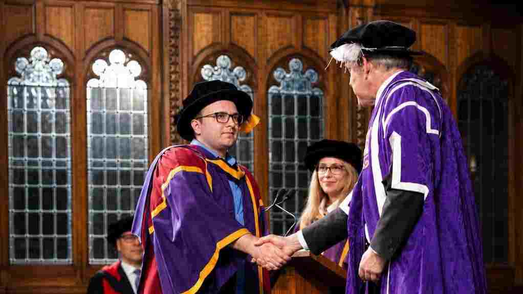 Dr. Emir Nukić iz Lukavca stekao doktorat na Univerzitetu u Manchesteru