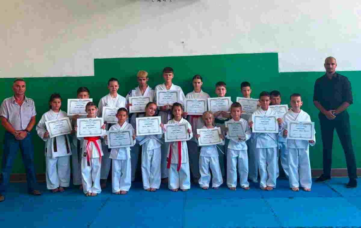 KBS „Senshi“ Lukavac održao prvo klupsko polaganje: Svih 17 članova uspješno položilo za nova zvanja