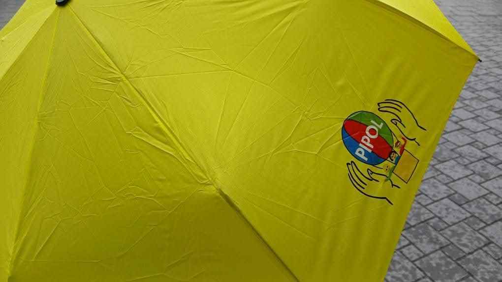 MANIFESTACIJA „ZLATNA VRPCA“ DANAS U LUKAVCU: Žuti kišobrani kao simbol podrške djeci oboljeloj od raka