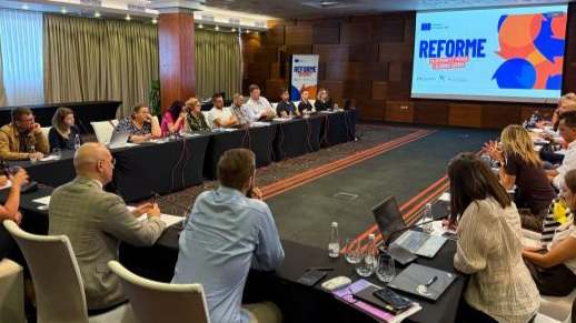 Mediji u BiH traže strateška rješenja: Novinari pod pritiscima, bez sigurnosti i ekonomske stabilnosti